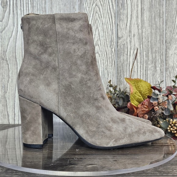 Nine West 9x9 Wndery Leather‎ Block Heel Booties Women's 8M Taupe NWOB - Picture 2 of 9